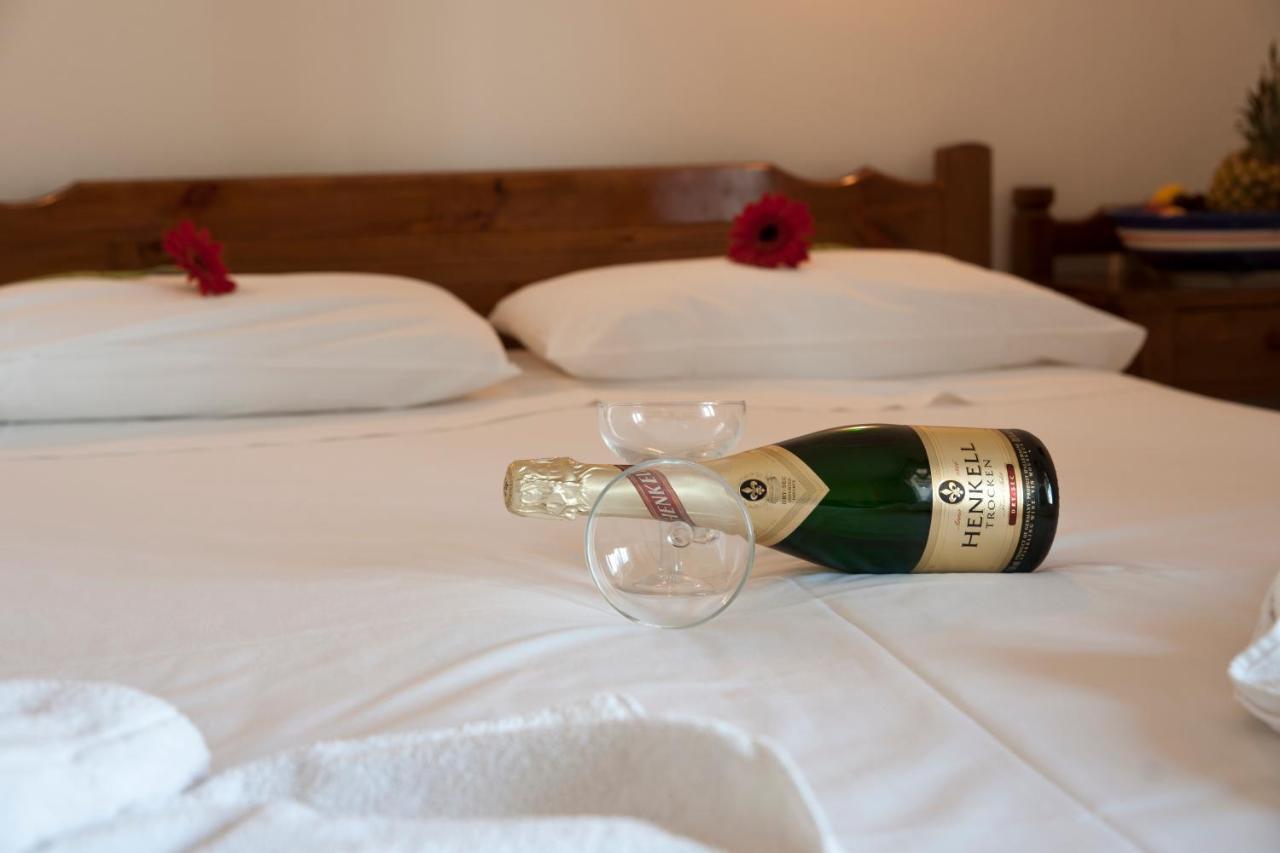 Albatross Hotel Maleme Eksteriør bilde