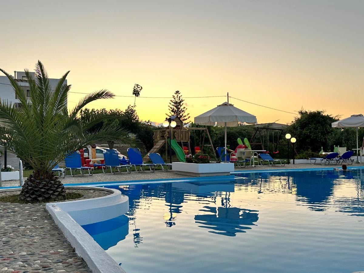 Albatross Hotel Maleme Eksteriør bilde